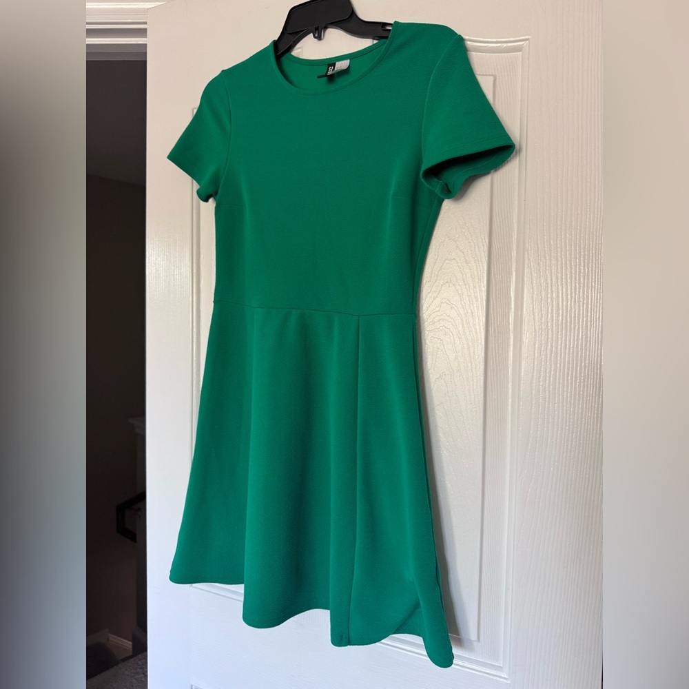 H&M Green Short Sleeve Fit & Flare Dress